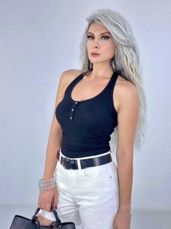 Siyah Boyundan Bağlamalı Atlet