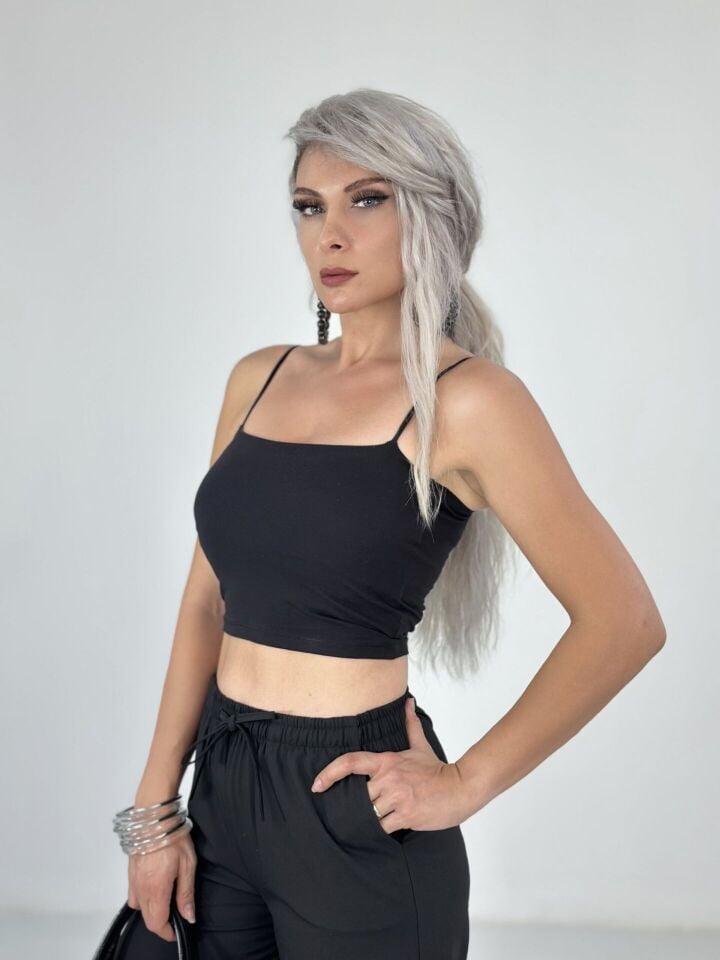 Siyah İp Askılı Göğüs Destekli Crop Atlet