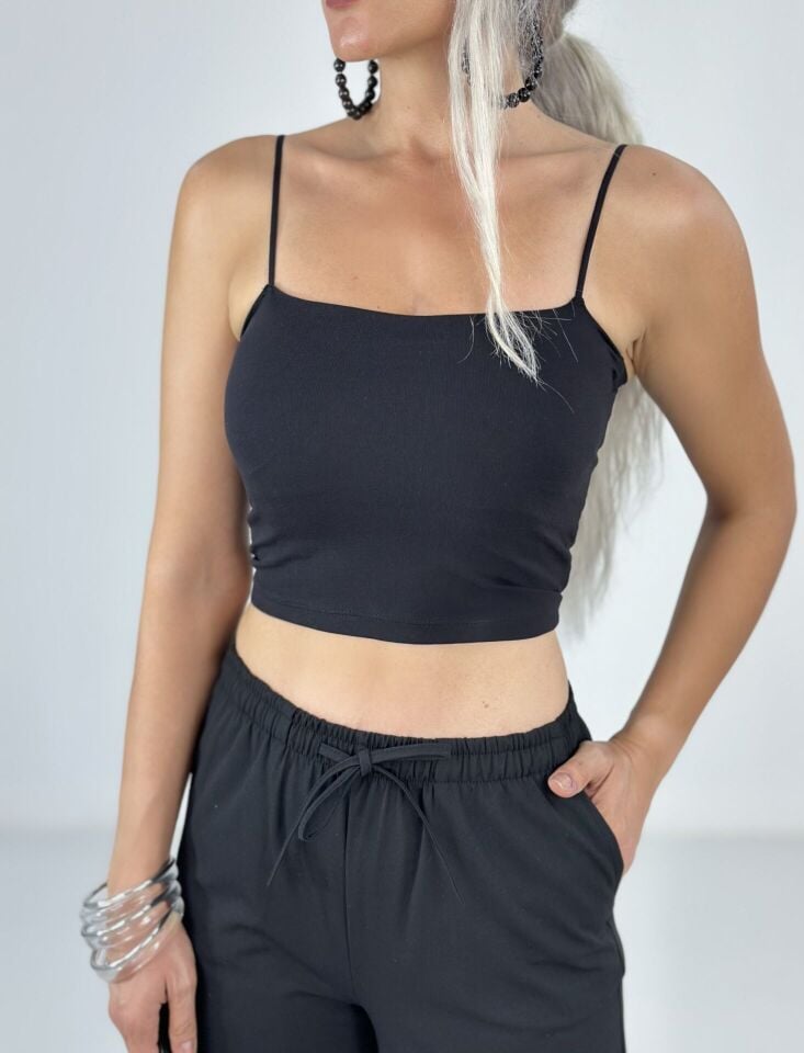 Siyah İp Askılı Göğüs Destekli Crop Atlet