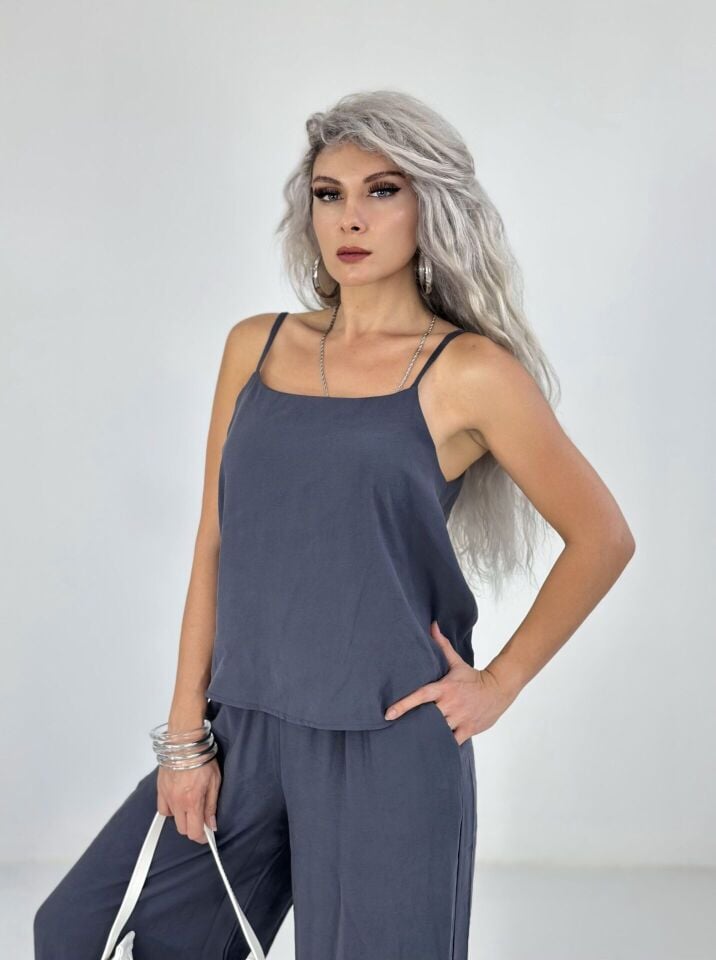 Koyu Gri Askılı Bluz Pantolon Takım