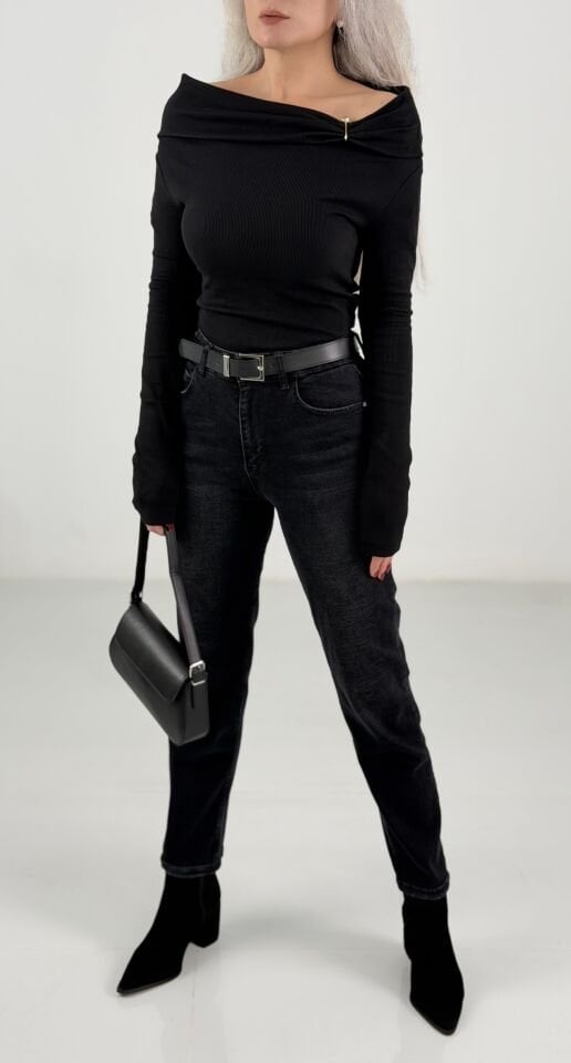 Siyah Mom Fit Yüksek Bel Kemerli Jean