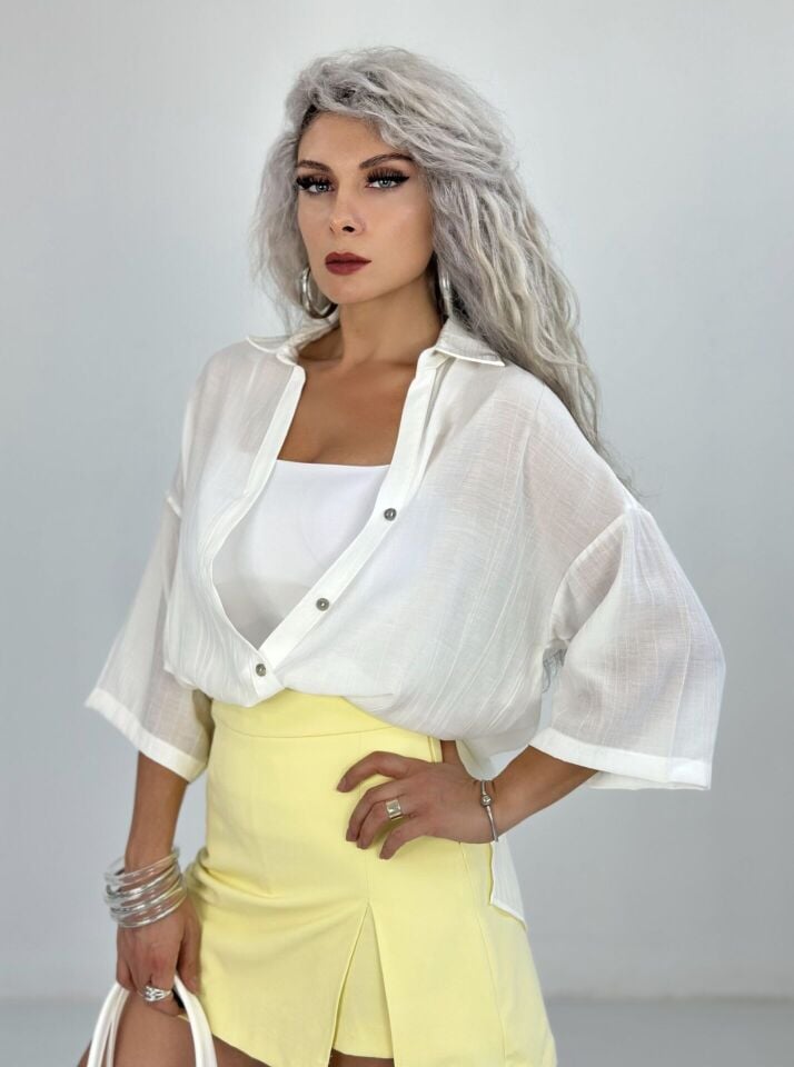 Beyaz Yarım Kol Yarı Transparan Pamuklu Gömlek