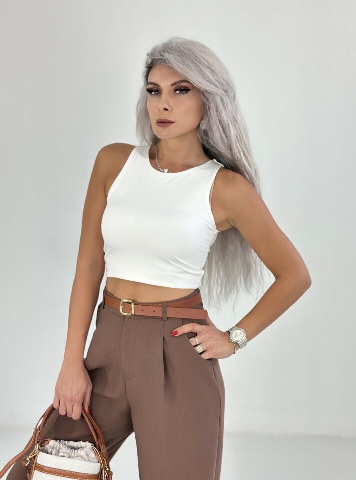 Beyaz Dalgıç Kumaş Halter Yaka Crop Atlet