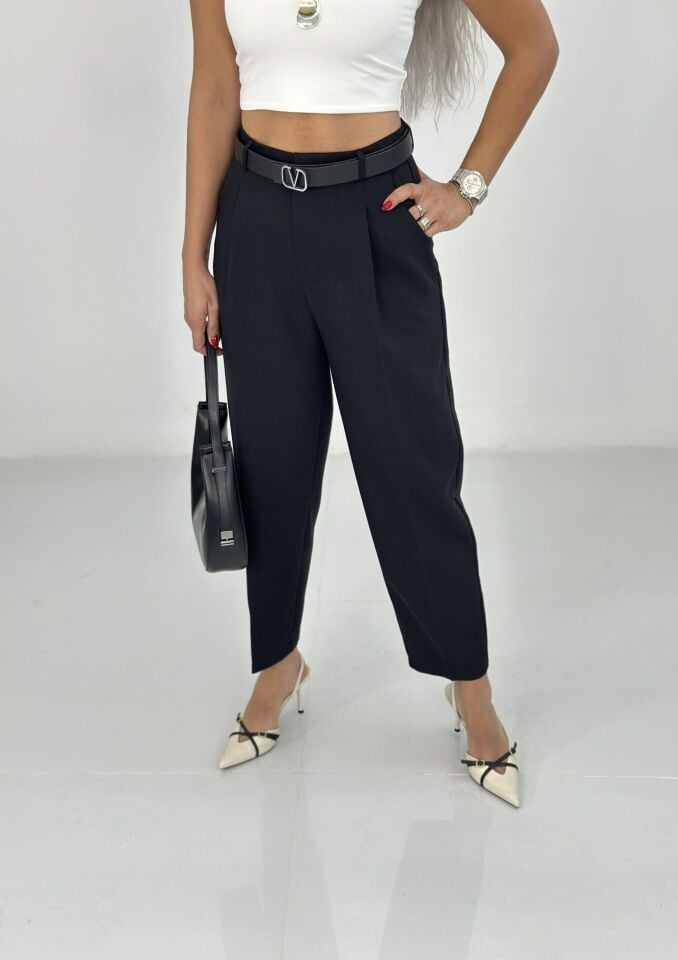 Siyah Kemerli Havuç Pantolon