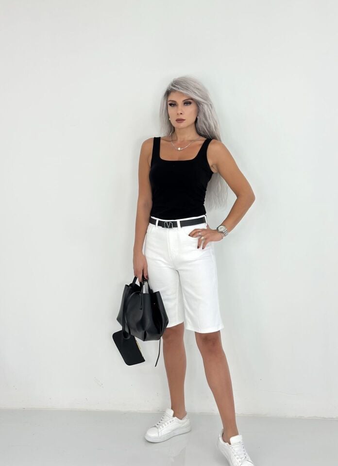 Beyaz Likralı Yüksek Bel Bermuda Şort