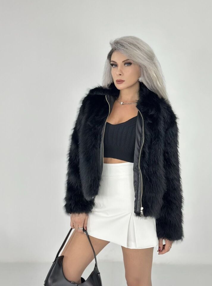 Siyah Fermuarlı Kısa Kürk Ceket