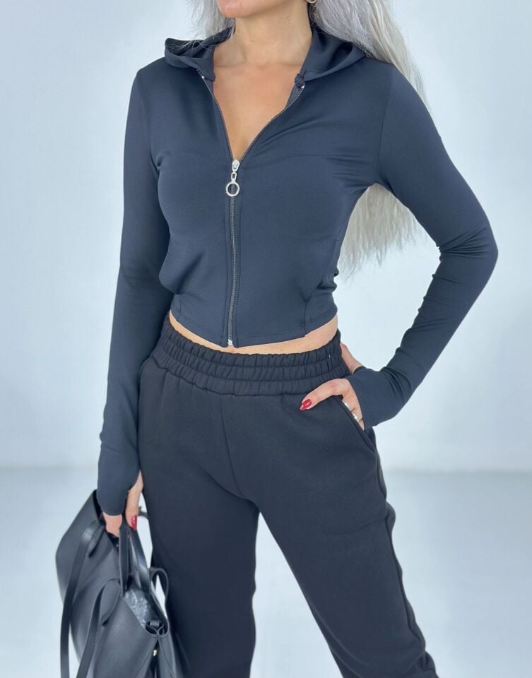 Siyah Parmak Geçmeli Fermuarlı Sweat