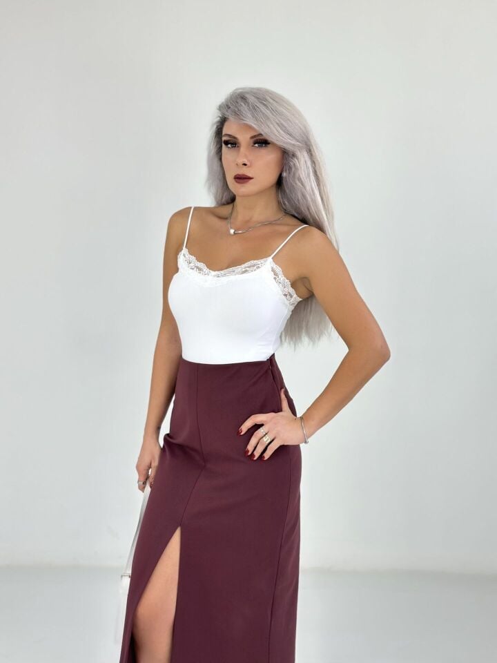 Beyaz Dantel Yaka İp Askılı Bodysuit