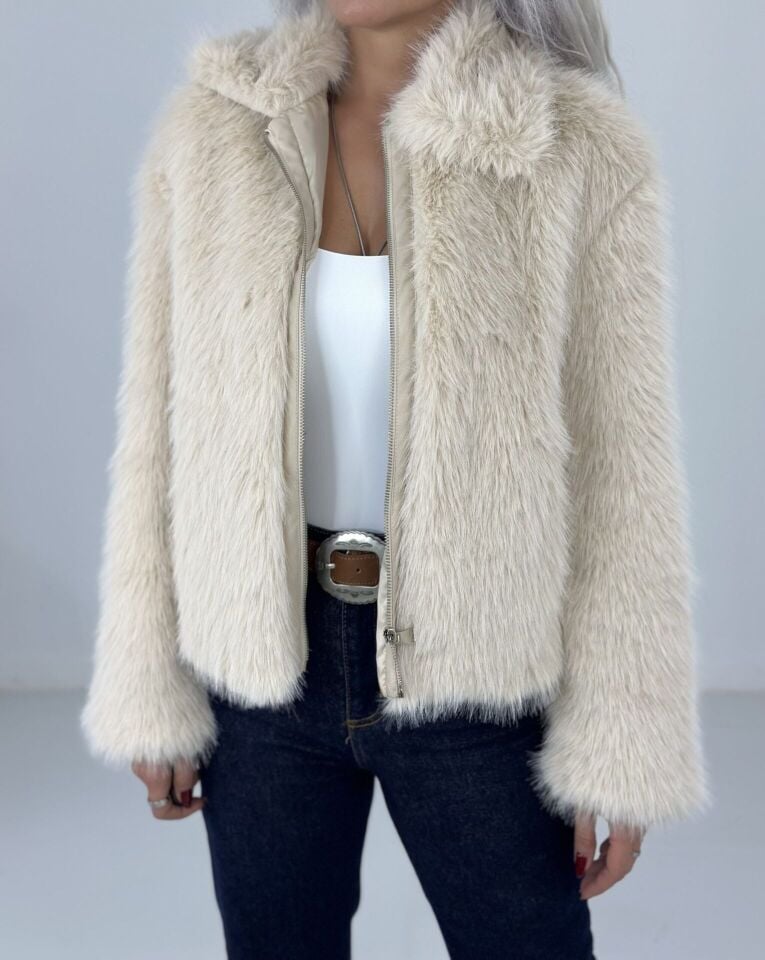 Bej Fermuarlı Kısa Kürk Ceket