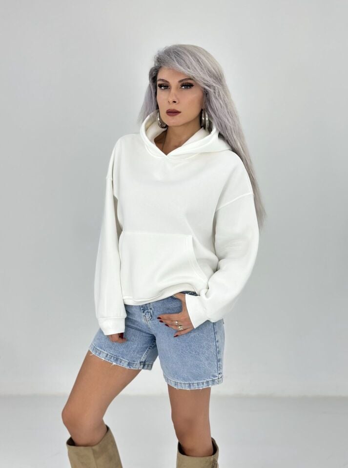 Beyaz Şardonlu Cepli Sweatshirt