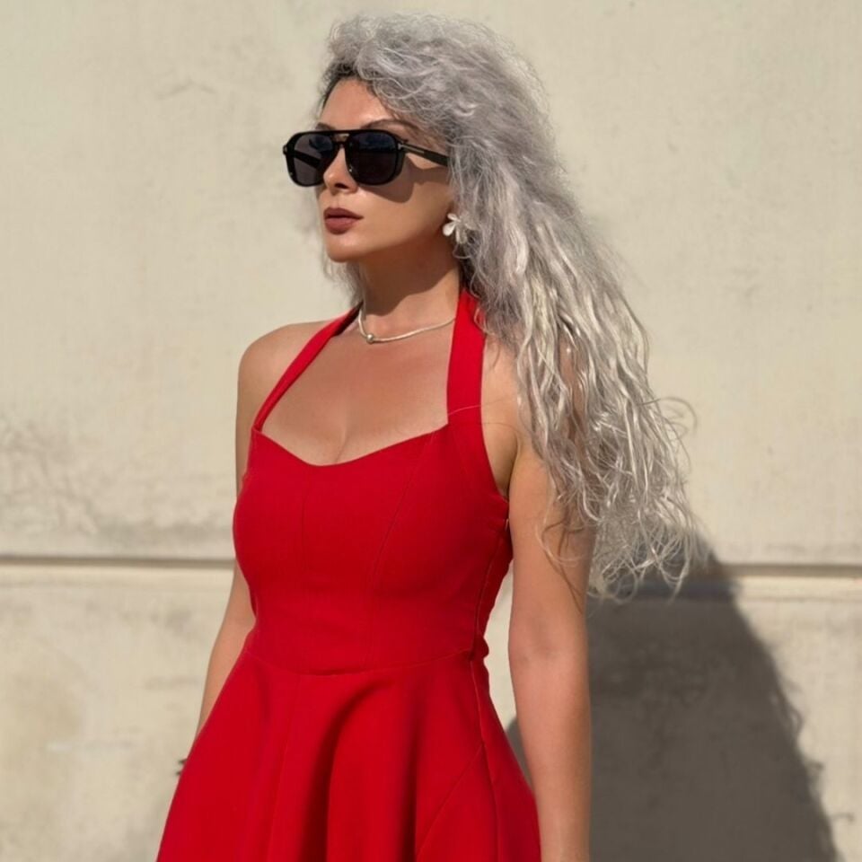 Kırmızı Halter Yaka Kloş Mini Elbise