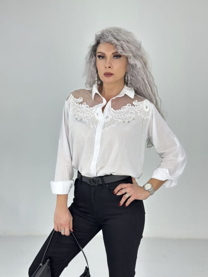 Beyaz Yaka Transparan Taşlı Pamuklu Gömlek
