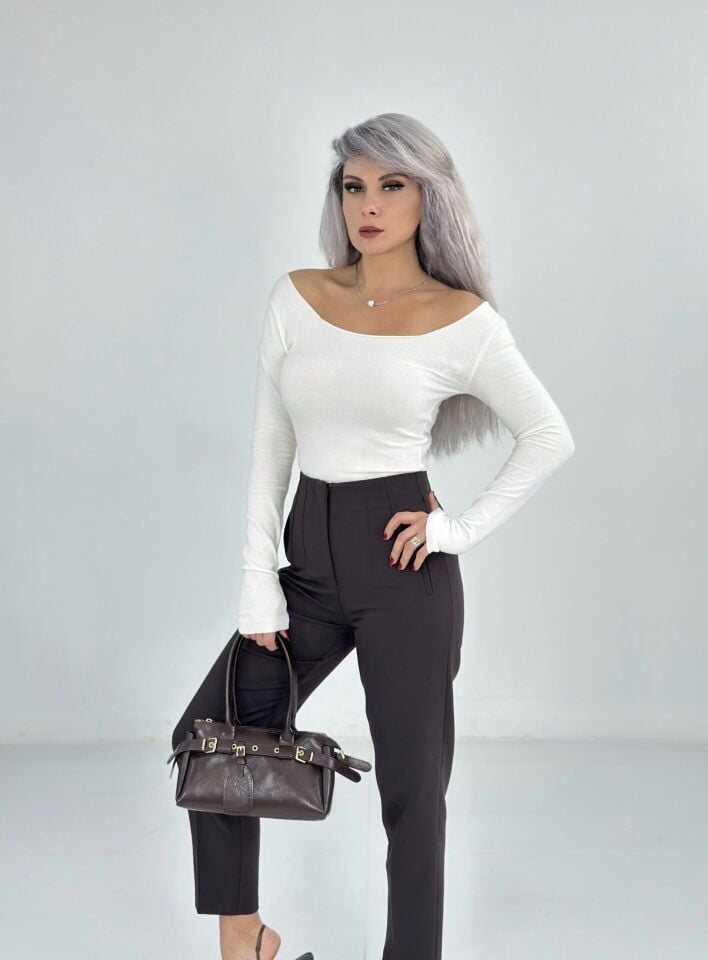 Krem Ön Arka Geniş Yaka İnce Triko