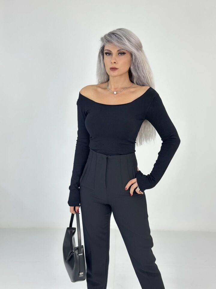 Siyah Ön Arka Geniş Yaka İnce Triko