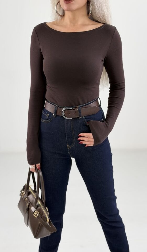 Kahverengi Kayık Yaka Likralı Body Bluz