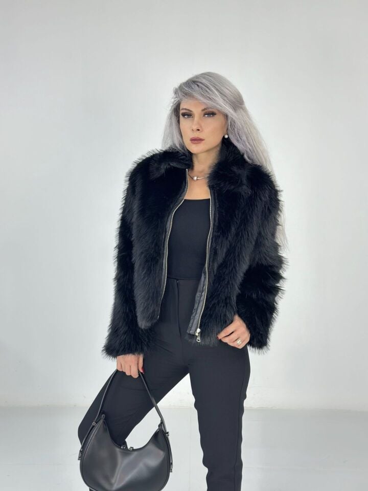 Siyah Fermuarlı Kısa Kürk Ceket