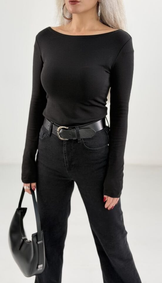 Siyah Kayık Yaka Likralı Body Bluz