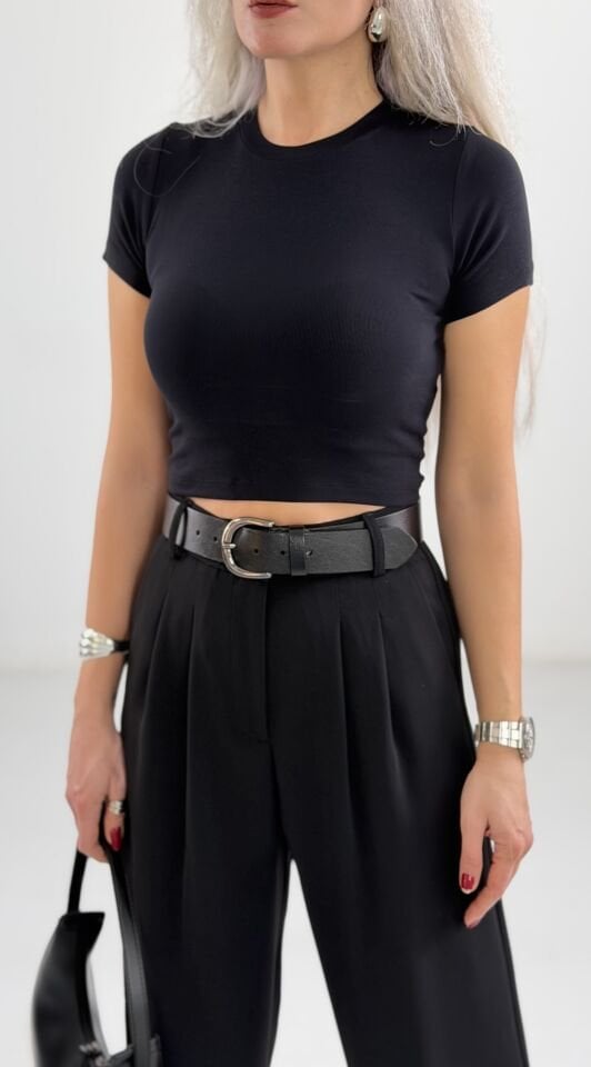 Siyah Bisiklet Yaka Likralı Crop Basic Tshirt