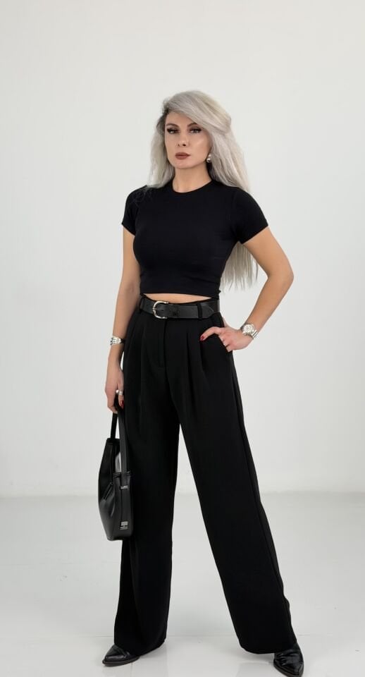Siyah Bisiklet Yaka Likralı Crop Basic Tshirt