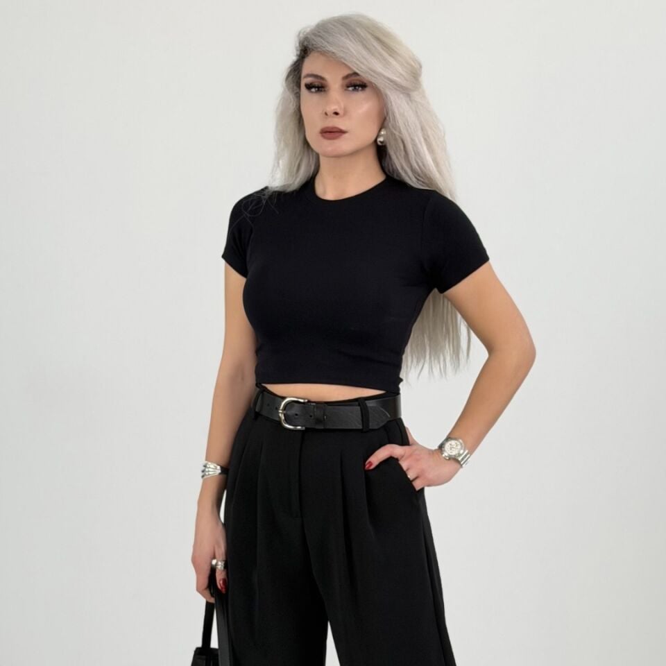 Siyah Bisiklet Yaka Likralı Crop Basic Tshirt