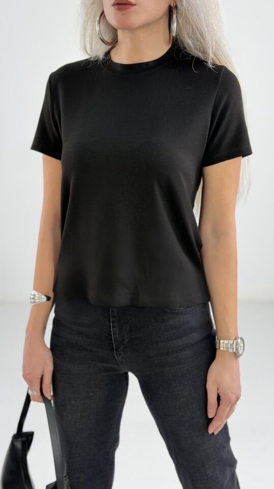 Siyah Bisiklet Yaka Pamuklu Penye Tshirt