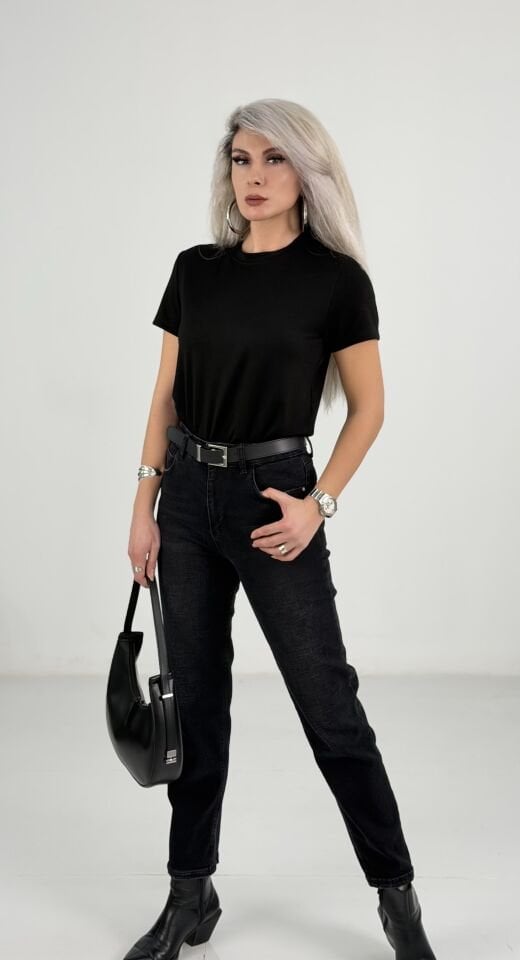 Siyah Kemerli Yıkamalı Mom Fit Jean