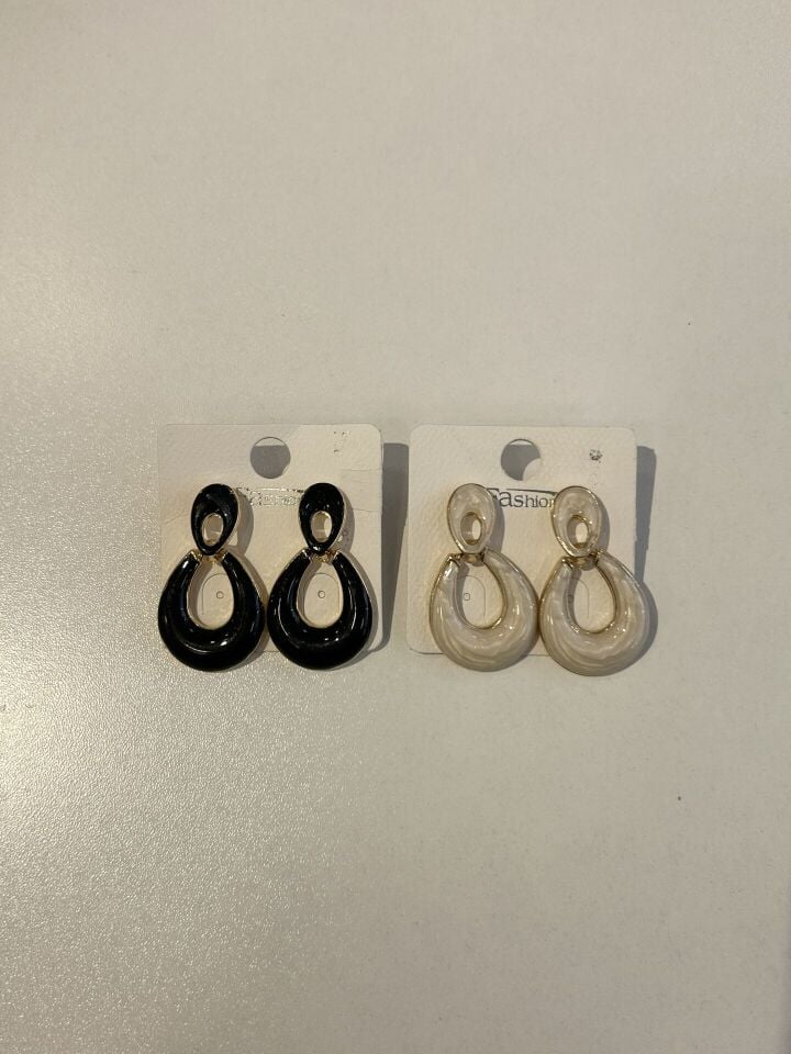 Siyah Gold Detaylı Damla Form Statement Küpe