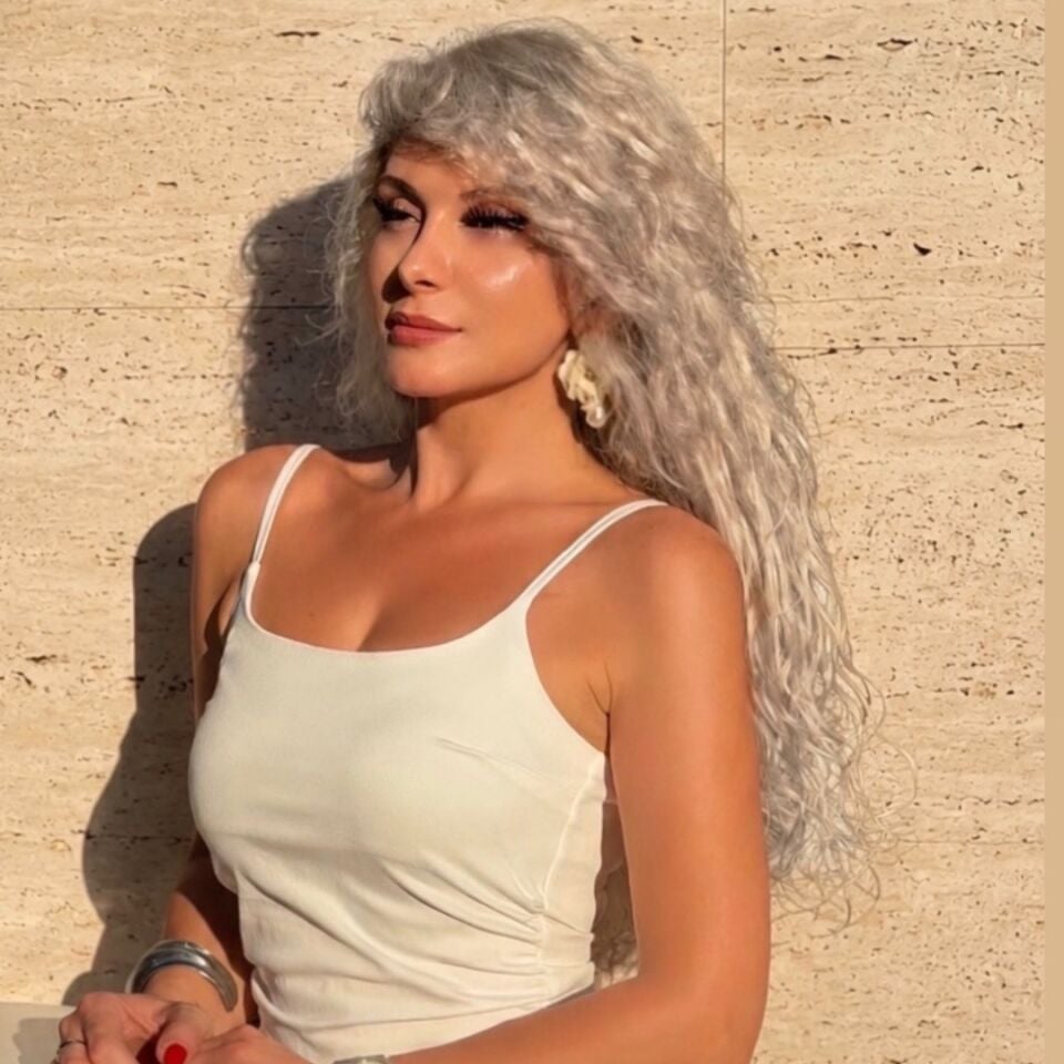 Beyaz Askılı Yırtmaçlı Midi Elbise