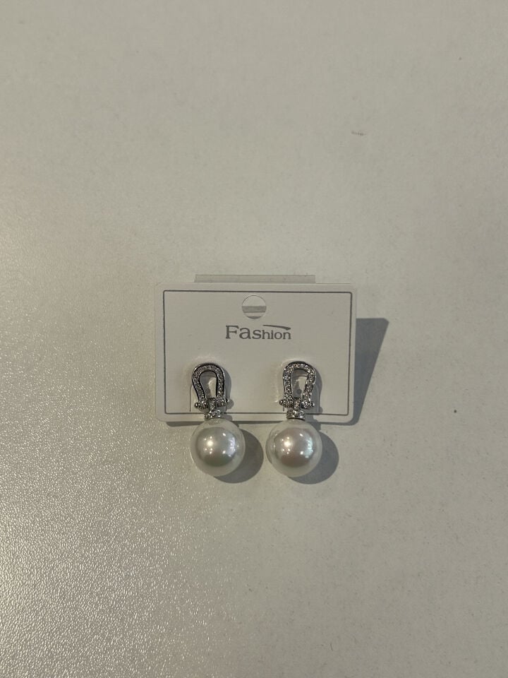 Taş Detaylı İnci Sallantılı Küpe