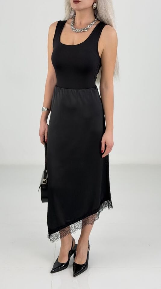 Siyah Kare Yaka Kolsuz Atlet Bluz