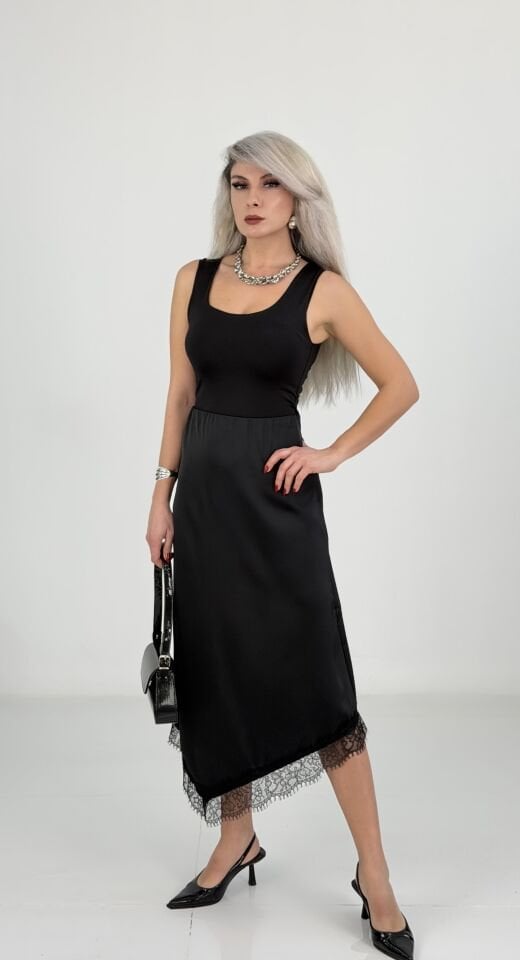 Siyah Kare Yaka Kolsuz Atlet Bluz