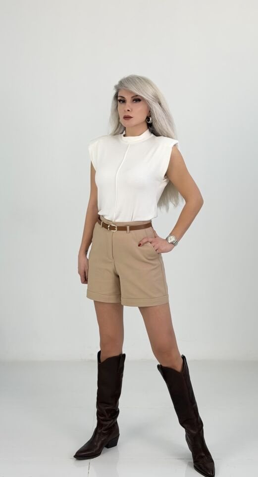 Bej Kemerli Yüksek Bel Kumaş Şort