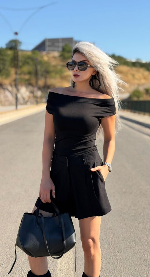 Siyah Kayık Yaka Modal Kumaş Bluz