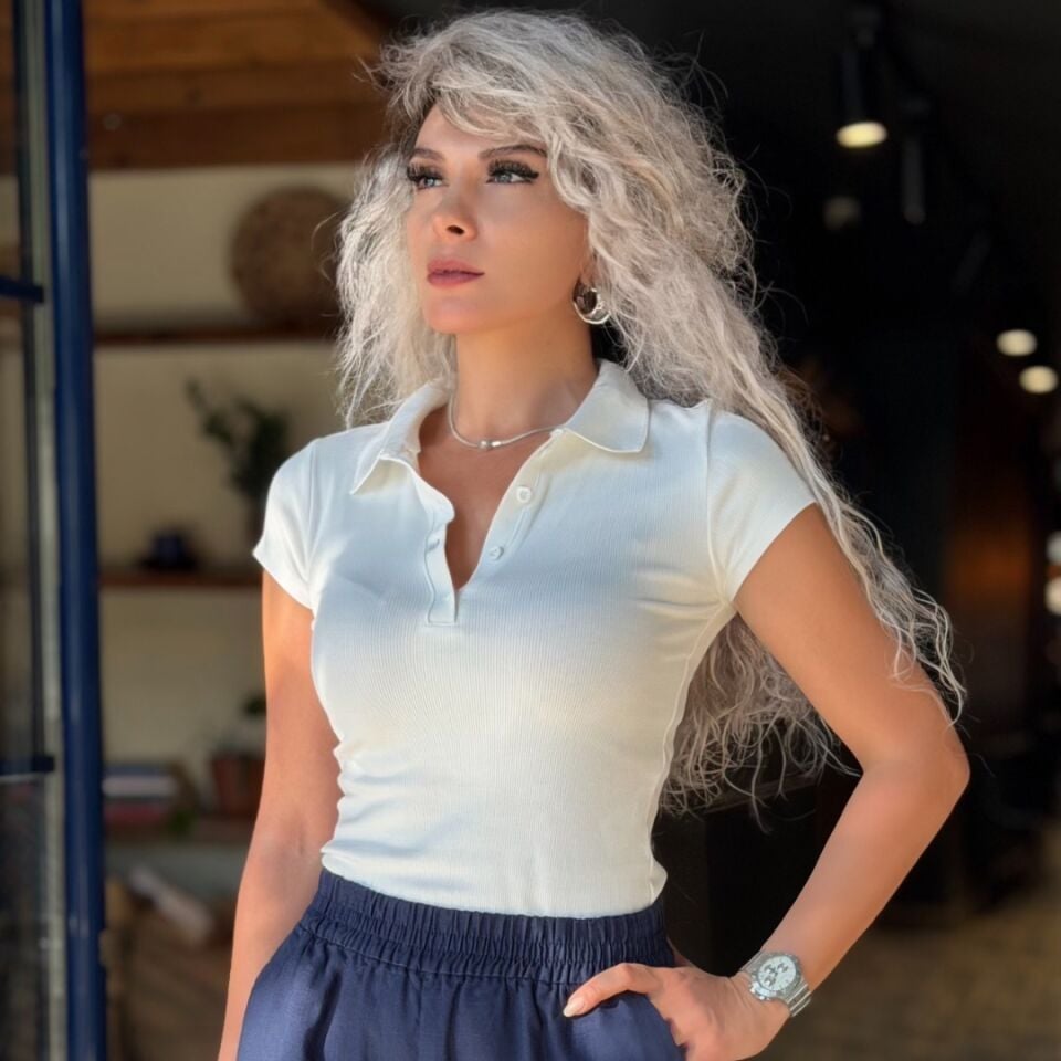 Beyaz Fitilli Polo Yaka Kısa Kollu Bluz