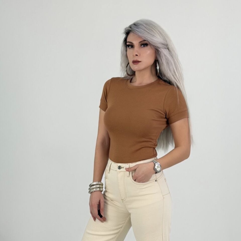 Kahve Basic Bisiklet Yaka Slim Fit Kadın Tişört