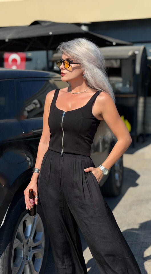 Siyah Önü Fermuarlı Crop Büstiyer