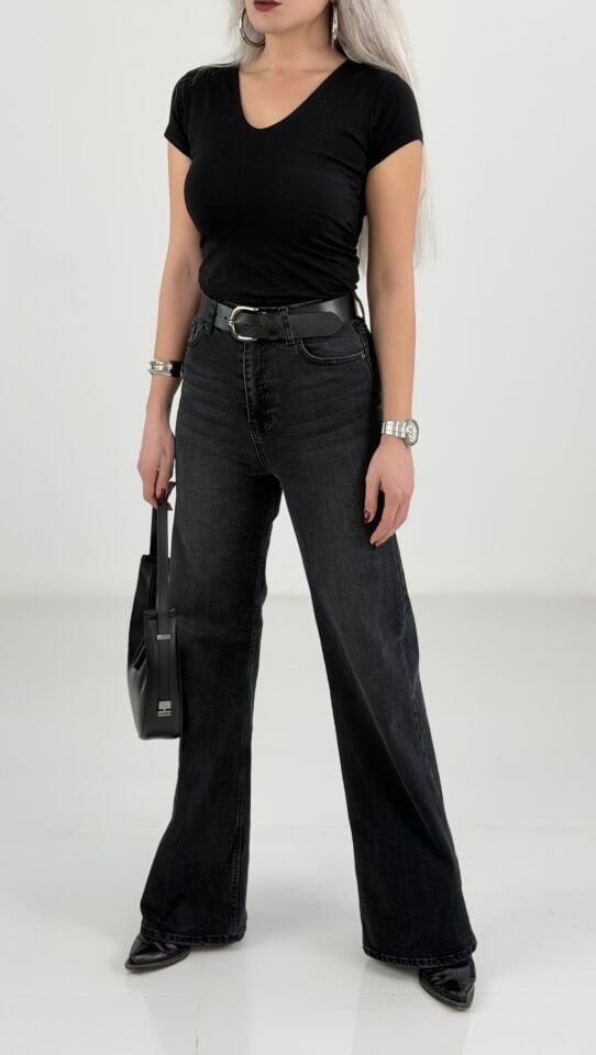 Siyah V Yaka Basic Kadın Tişört – Çift Kat Tok Kumaş Slim Fit