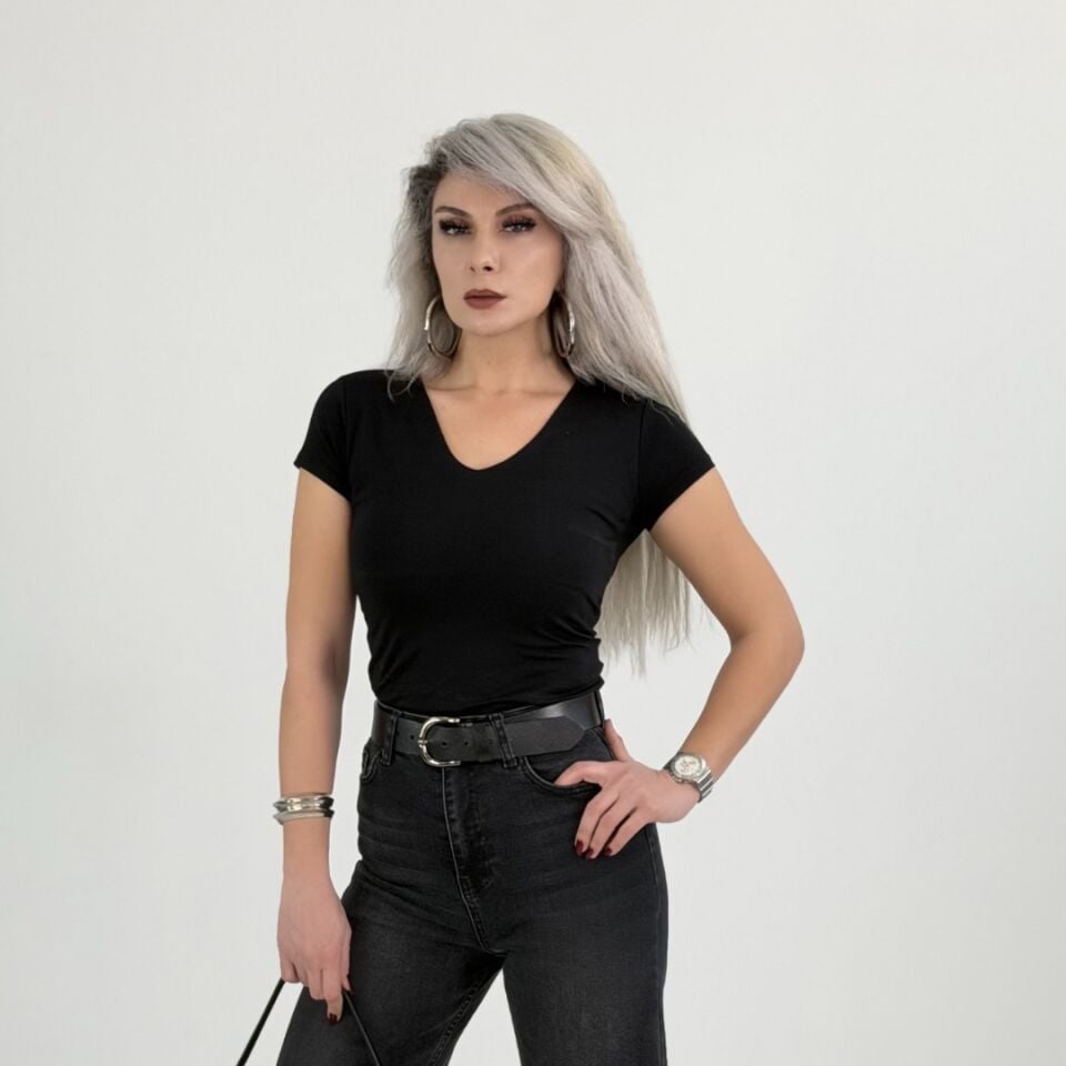 Siyah V Yaka Basic Kadın Tişört – Çift Kat Tok Kumaş Slim Fit