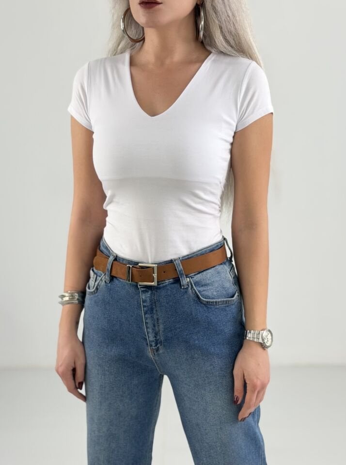 Beyaz V Yaka Basic Kadın Tişört – Çift Kat Tok Kumaş Slim Fit