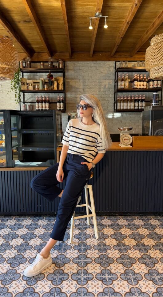 Krem Çizgili Kısa Kol Triko Bluz