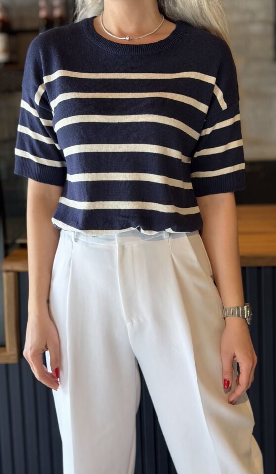 Lacivert Çizgili Kısa Kol Triko Bluz