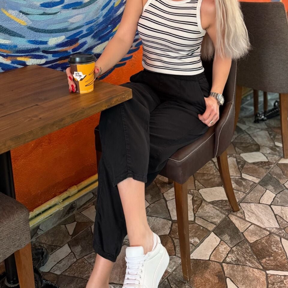 Siyah Yüksek Bel Lastikli Viscon Kumaş Pantolon