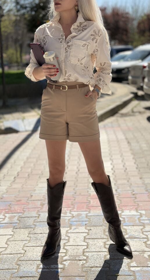 Açık Kahaverengi İnce Kemerli Yüksek Bel Şort