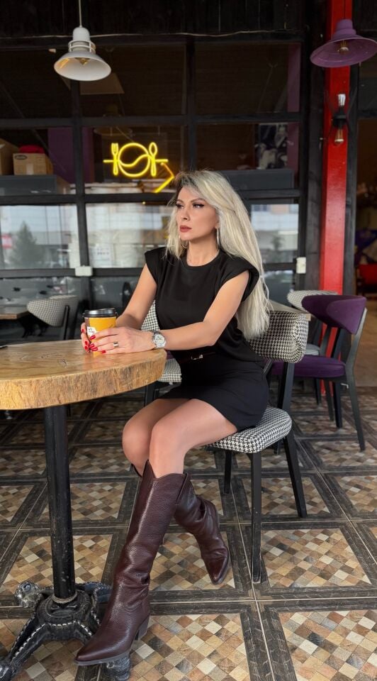 Siyah İnce Kemerli Şort Etek