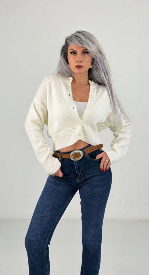 Beyaz Kısa Yumoş Hırka