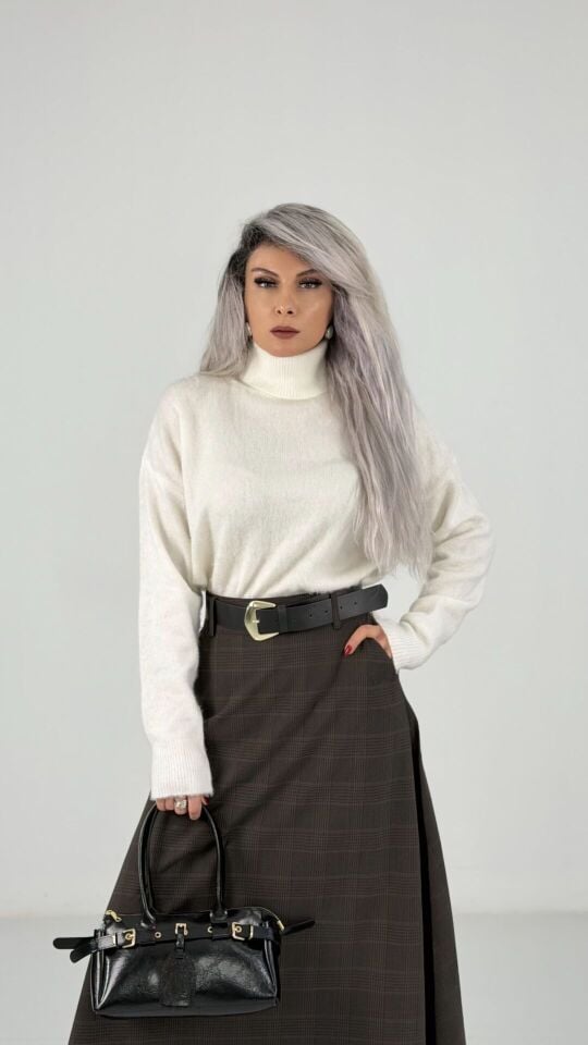 Beyaz Boğazlı Yumoş Kazak