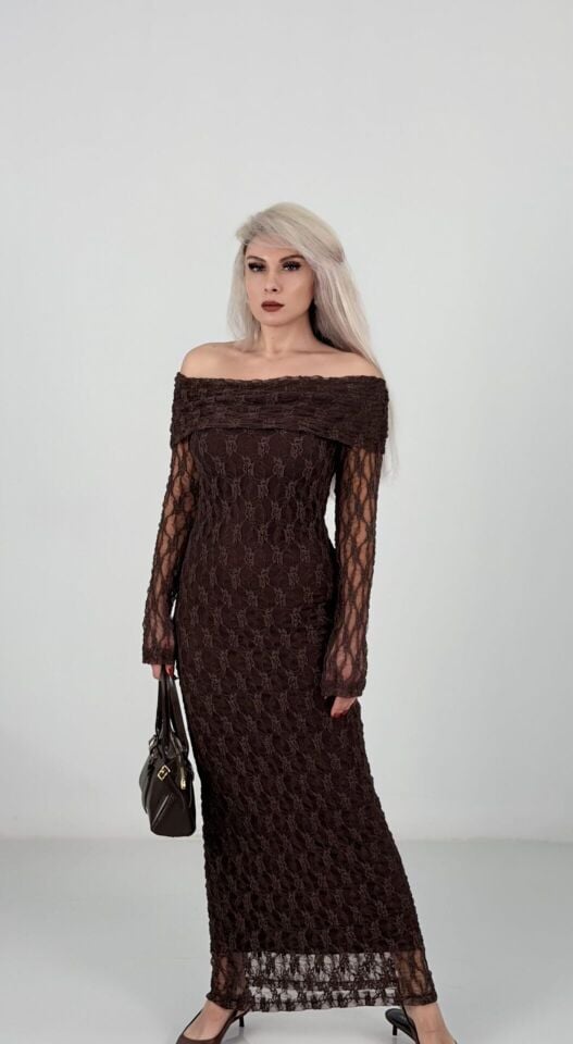 Kahve Madonna Yaka Dantelli Maxi Boy Elbise