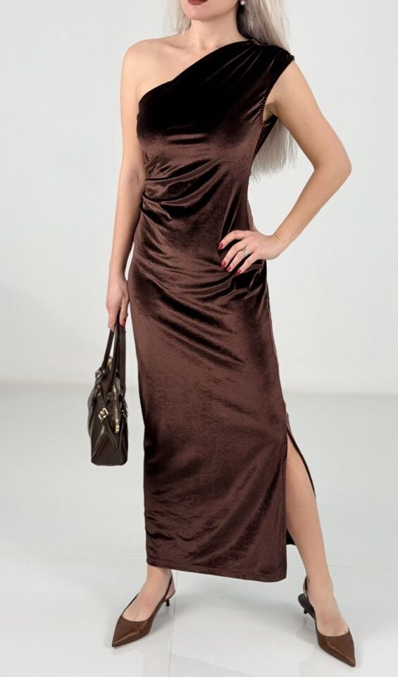 Kahve Kadife Tek Omuz Yan Yırtmaç Midi Elbise