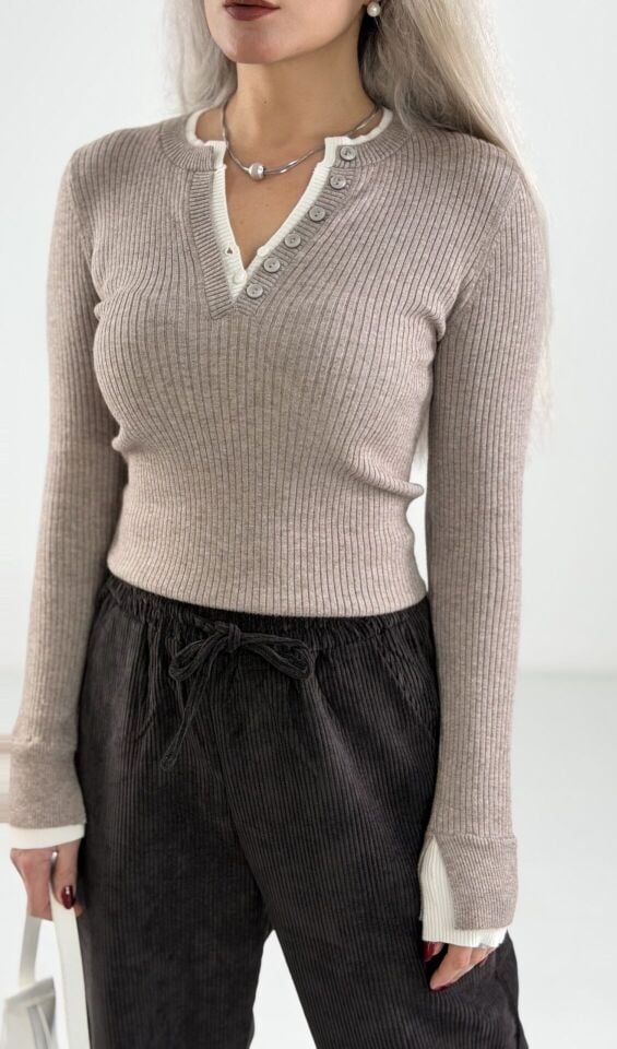 Vizon Fitilli Düğme Detaylı V Yaka Uzun Kollu Triko Bluz