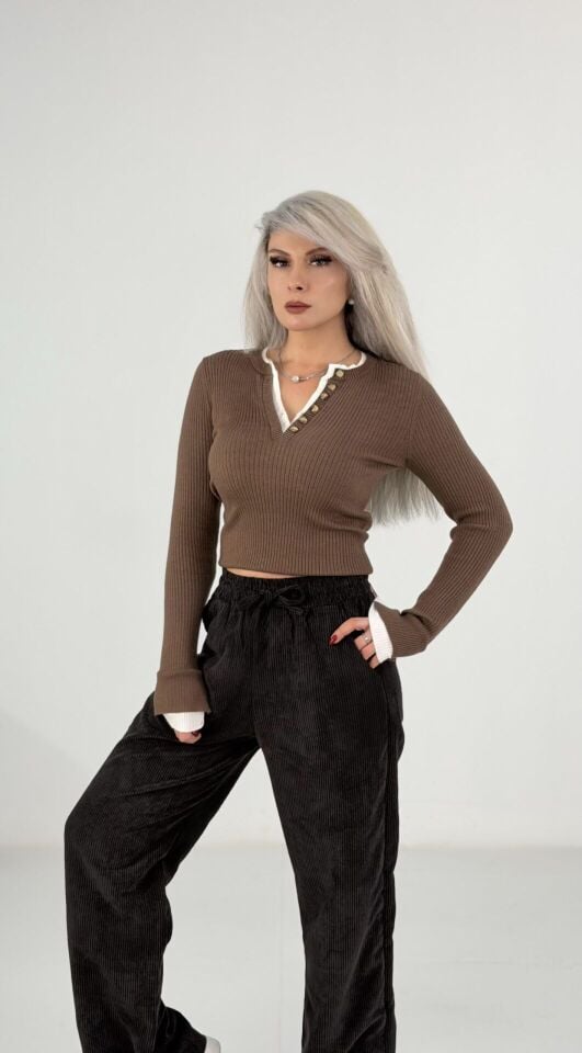 Kahve Fitilli Düğme Detaylı V Yaka Uzun Kollu Triko Bluz